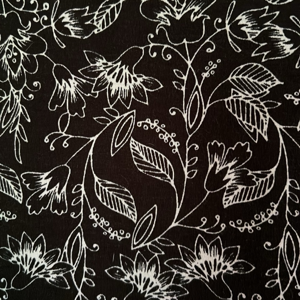 LULAROE black and white long-sleeved paisley, knee-length dress, Size M, EUC - Picture 6 of 7
